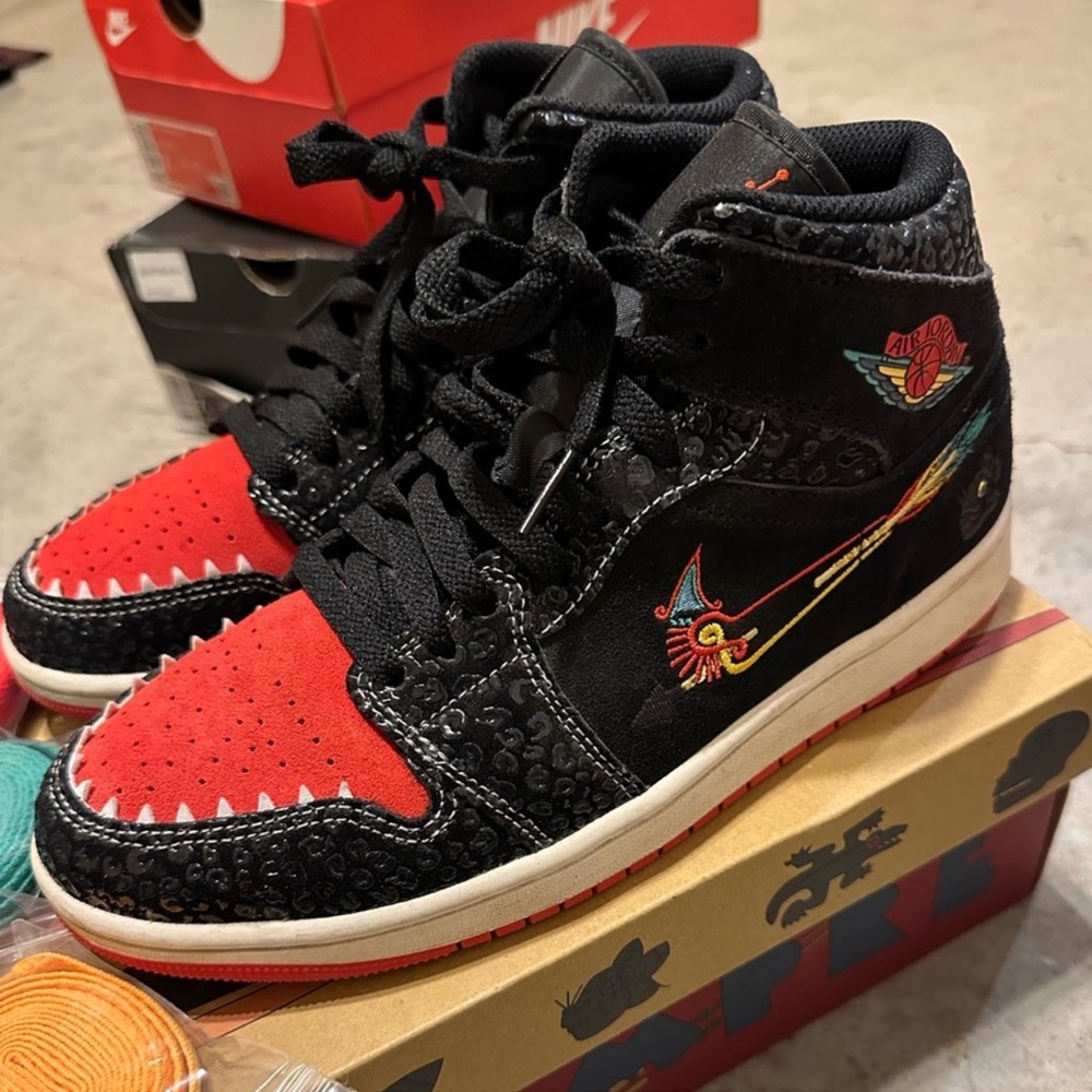 Air Jordan 1 Mid Siempre Familia
